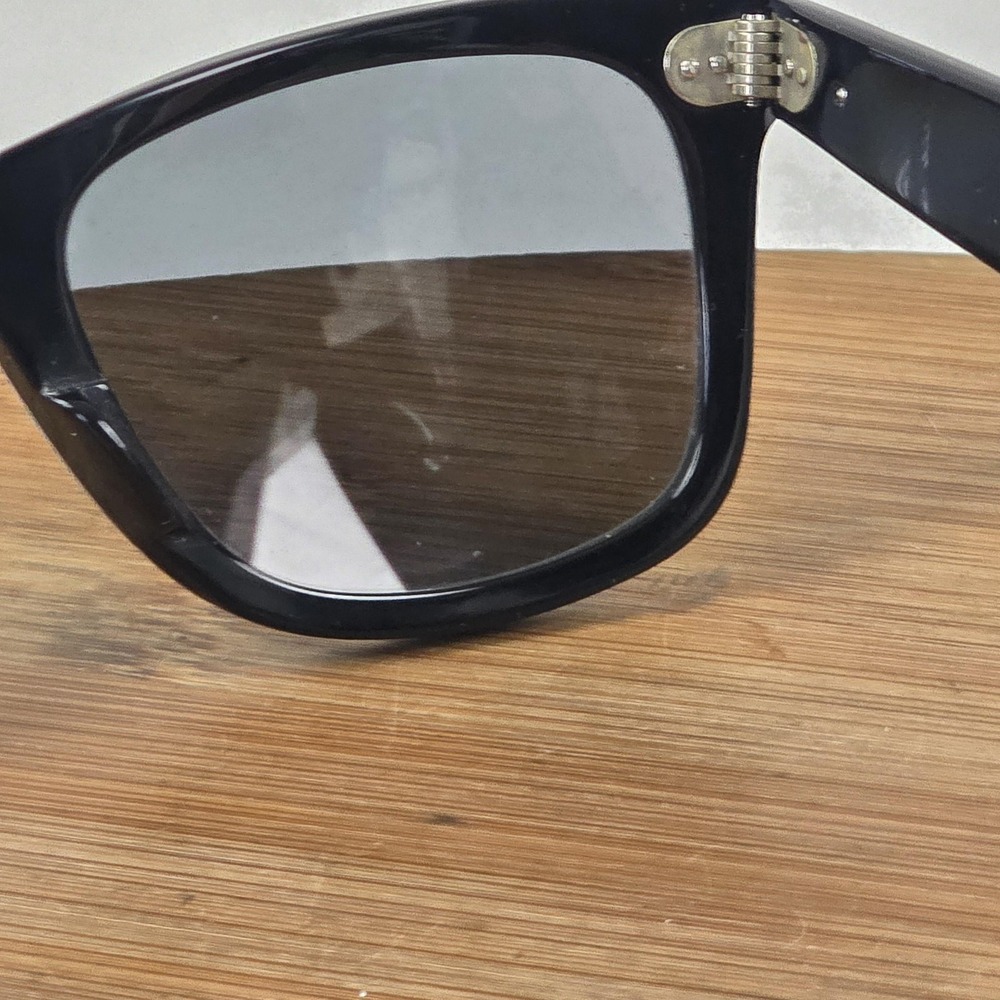Ray-Ban RB2140 Wayfarer Sunglasses Mens Black Gray Disney Made Italy 1130/71 - Picture 7 of 16